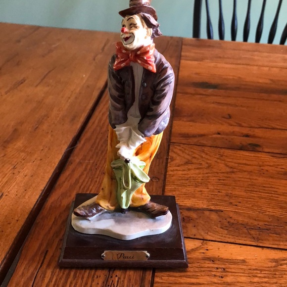 Clown statue - Picture 1 of 5